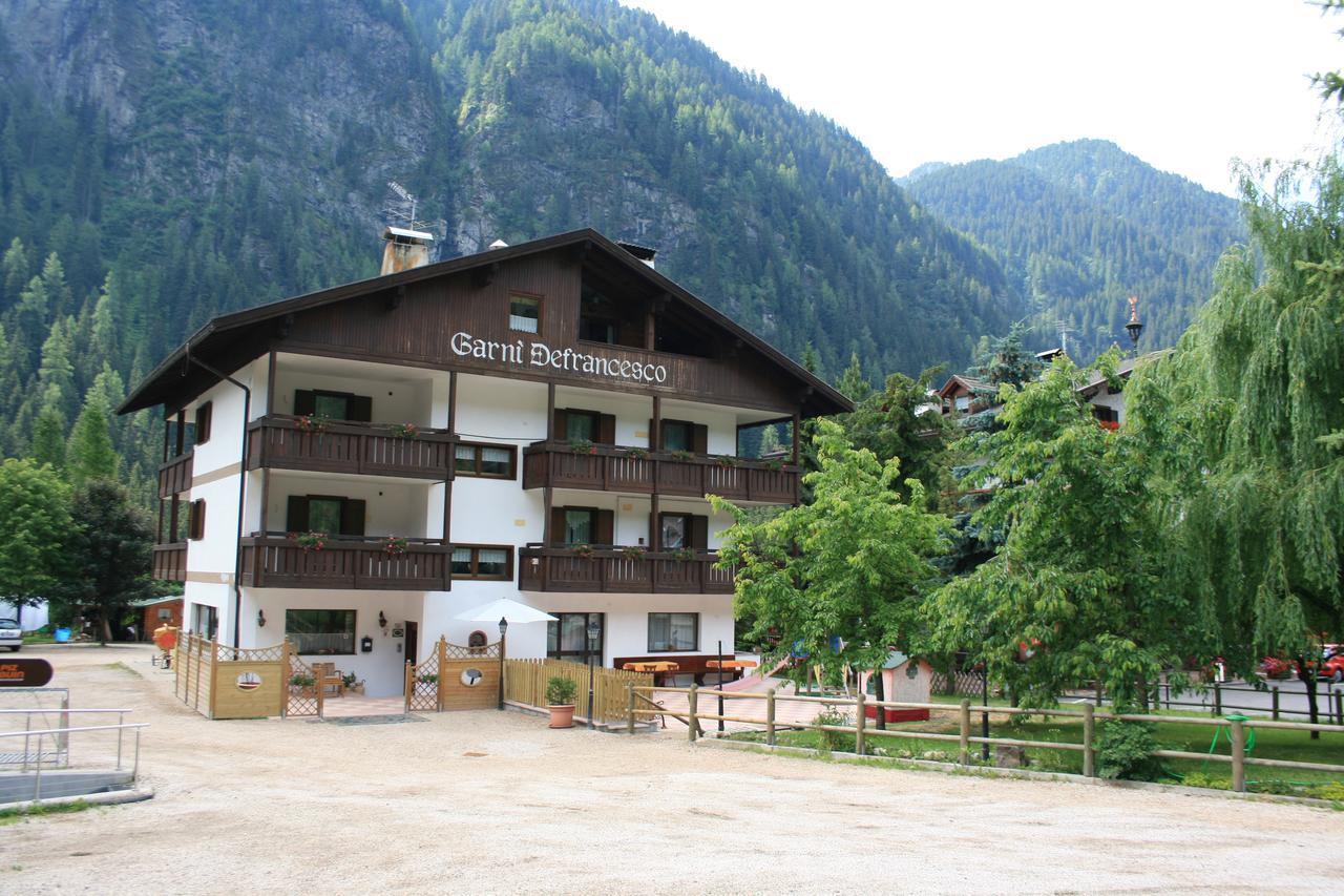 Garni Defrancesco Campitello di Fassa Exterior foto